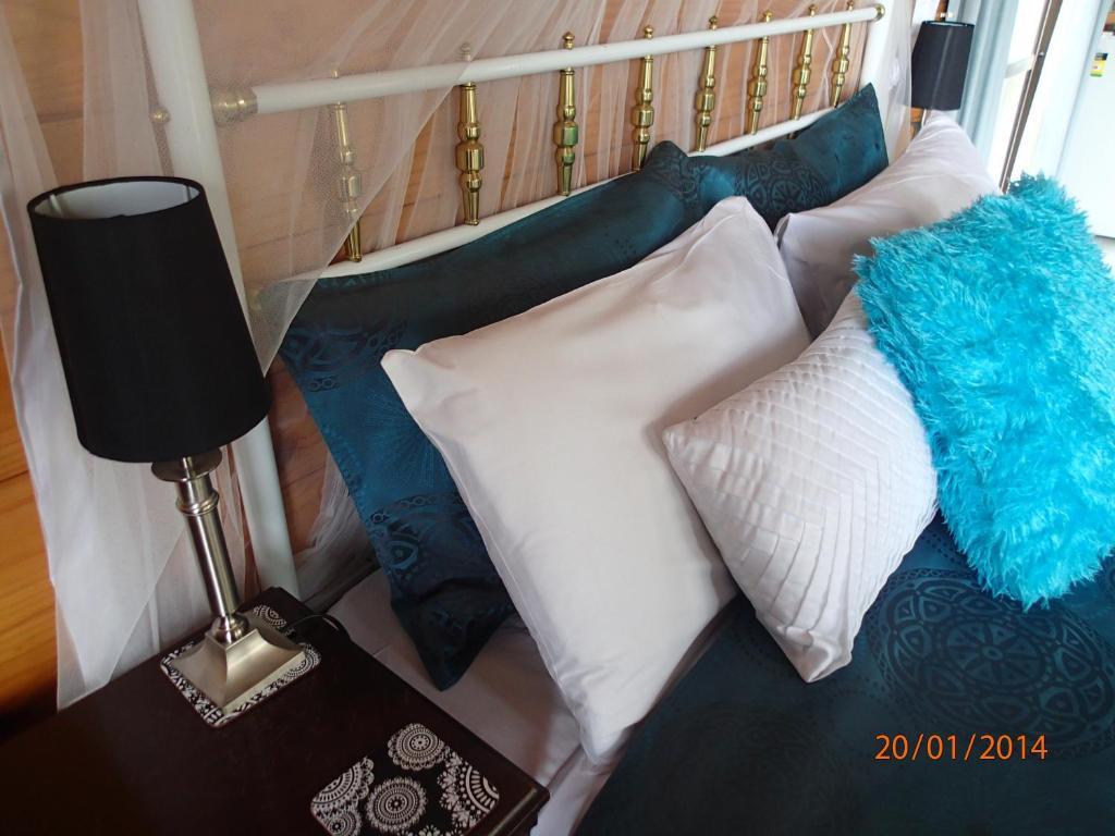 Grafton Cottage & Chalets Темз Екстериор снимка